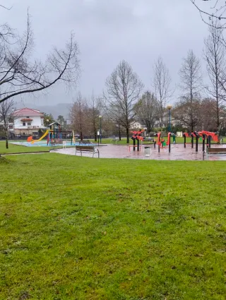 ALQUILER BIFAMILIAR. LUJO. ZALLA. PRÓXIMAMENTE.