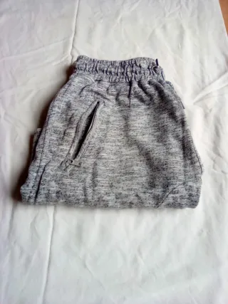 Pantalones cortos grises para niño