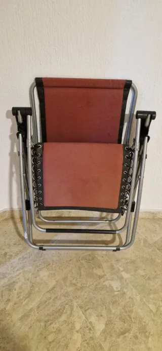 Lettino pieghevole ideale per il relax all'aperto