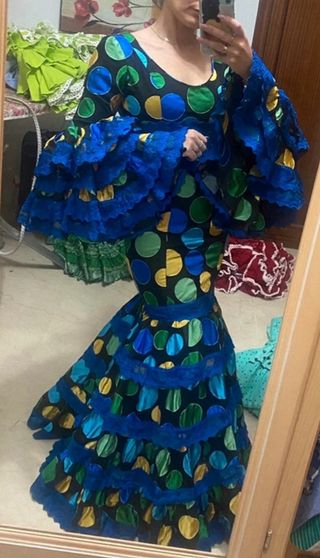 Traje de flamenca lunares azul y negro