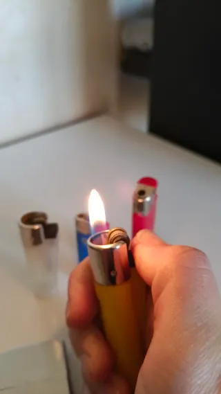 Lote di accendini vari