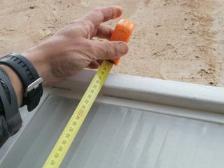 Puerta metálica hierro abre a derecha sin cuadro