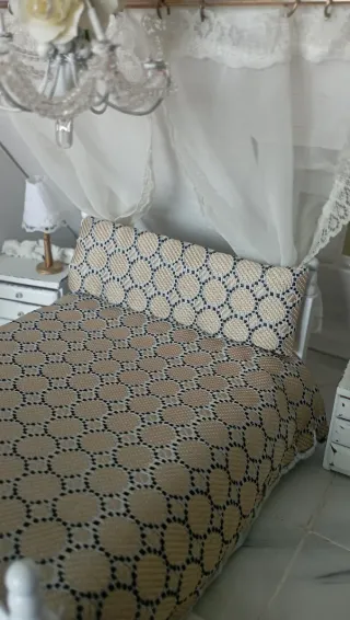 Set Letto Miniatura 1:12 Copriletto e Cuscino