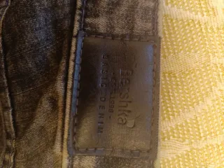 Pantalones vaqueros negros desgastados Skinny