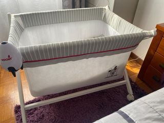 Minicuna con edredon y ruedas