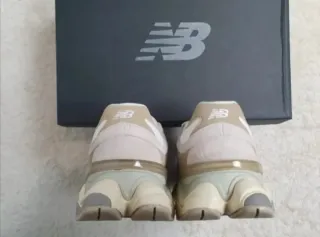 New Balance 9060 U9060JAM beige