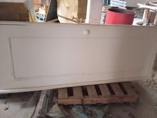 Puerta de madera blanca