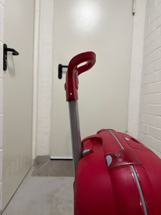 Maleta Roncato rígida roja