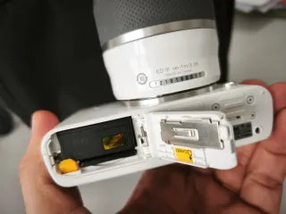 Cámara Nikon J3 + Objetivo 1 NIKKOR VR 30-110mm