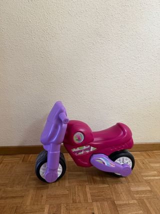 Moto correpasillos morada y rosa
