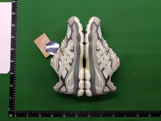 Zapatillas Asics Gel NYC Gris y Blanco