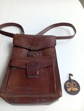 Bolso Cuero Vintage Años 60. Medidas 24x17x7,5cm