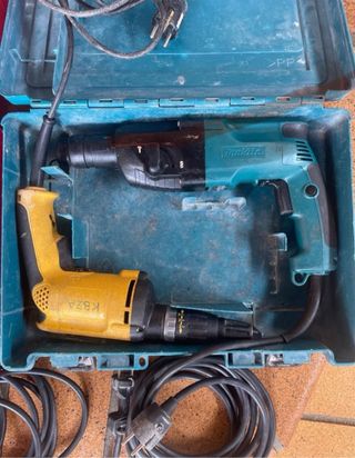 Taladro percutor Bosch y Makita y 2 atornilladoras