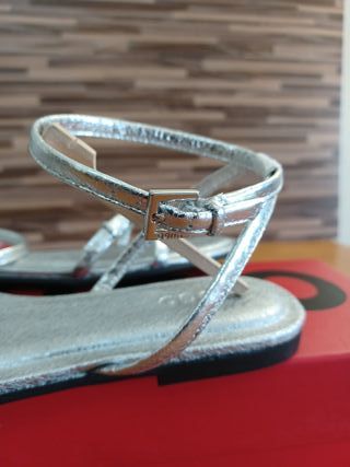Sandalias HUGO plateadas talla 38
