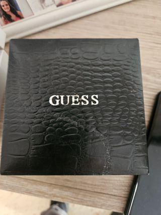 Reloj Guess mujer Negro y Plateado con Cristales