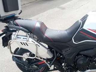 Asiento Zontes 703F customizado