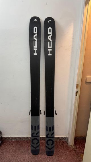 Esquís Head Kore 117 + Fijaciones Tyrolia Attack17