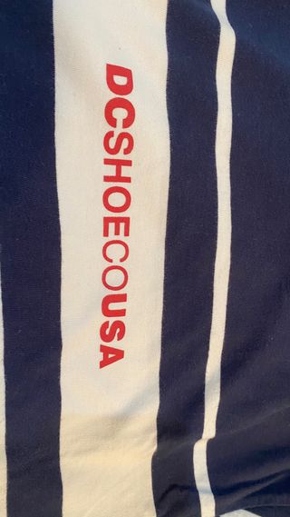 Camiseta DC Shoes Rayas Azul y Blanca