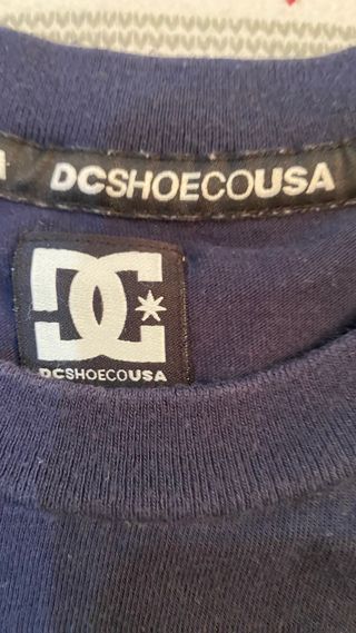 Camiseta DC Shoes Rayas Azul y Blanca