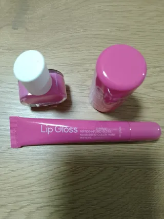 Lip Gloss, Cheek Blush y Esmalte