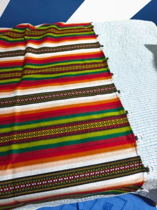 Tende in tessuto con righe multicolori