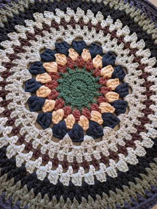 Alfombra redonda artesanal estilo Bohochic/Bohemio