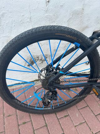 Bicicleta Rockrider Negra y Azul