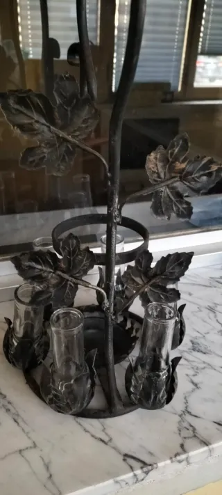 Porta bottiglia ferro battuto con bicchierini