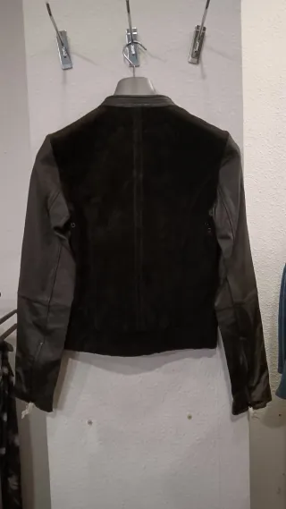 Chaqueta corta mujer Mango negra