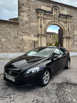 Volvo V40 2015