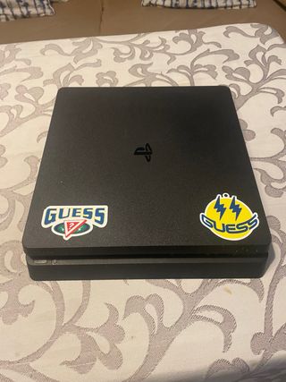 PlayStation 4 Slim Negra