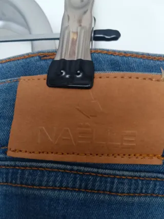 Falda vaquera larga con botones