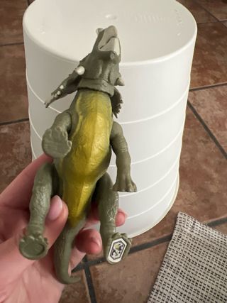 Dinosaurio de juguete