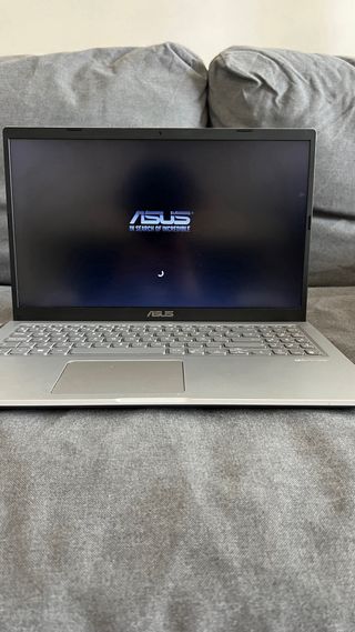 ASUS VivoBook 15 i3 8GB RAM 256GB SSD