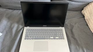 ASUS VivoBook 15 i3 8GB RAM 256GB SSD