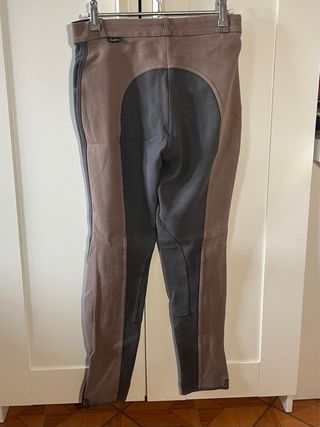 Pantalones de montar grises y marrones