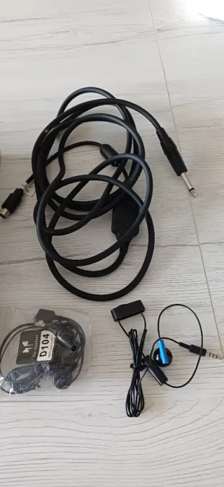 PS4 Bianca 500GB + Giochi e Accessori