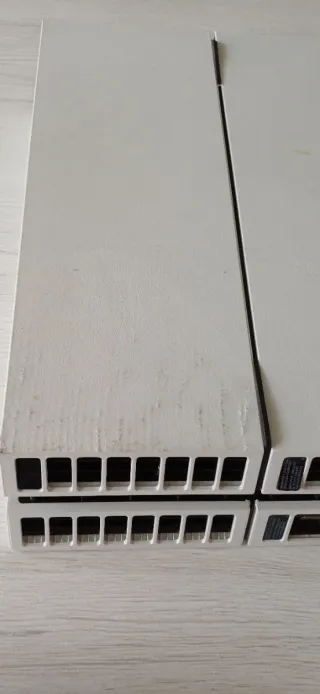 PS4 Bianca 500GB + Giochi e Accessori