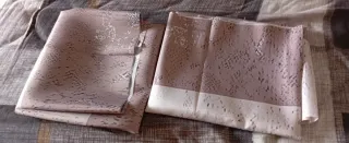 Juego de cortinas de ventana beige y marrón