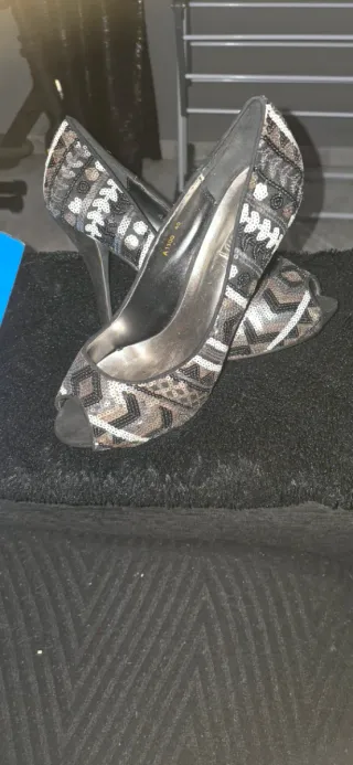 Zapatos de tacón multicolor talla 40