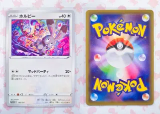 Cartas Pokémon variadas.