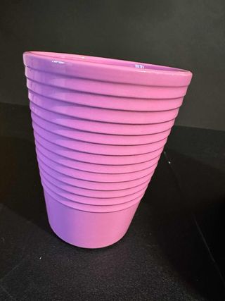 Vasetto in ceramica rosa porta pianta