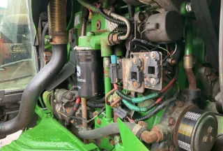 Leerr anuncio Tractor John Deere 5820 4WD 2004