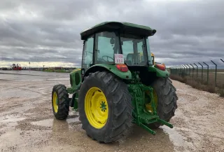 Leerr anuncio Tractor John Deere 5820 4WD 2004