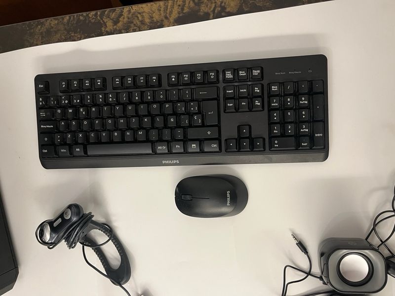 Ordenador Dell Vostro i3 con accesorios afbeelding 3