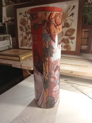 Antigua lata Codorniu Cava publicitario