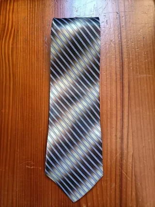 Corbata de rayas beige y marrón