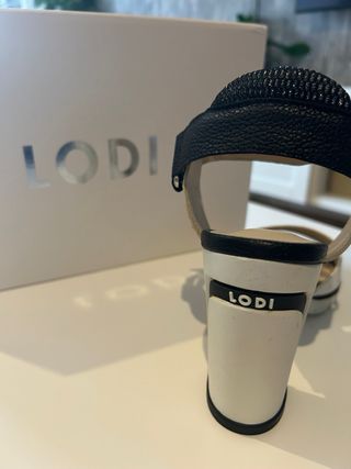 Tacones Lodi Talla 37 Sin estrenar, con etiqueta.