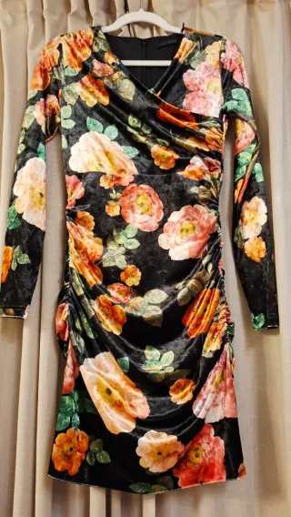 Vestido Guess Terciopelo Floral Mini Fruncido