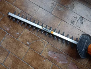 Tagliasiepi Worx a cavo